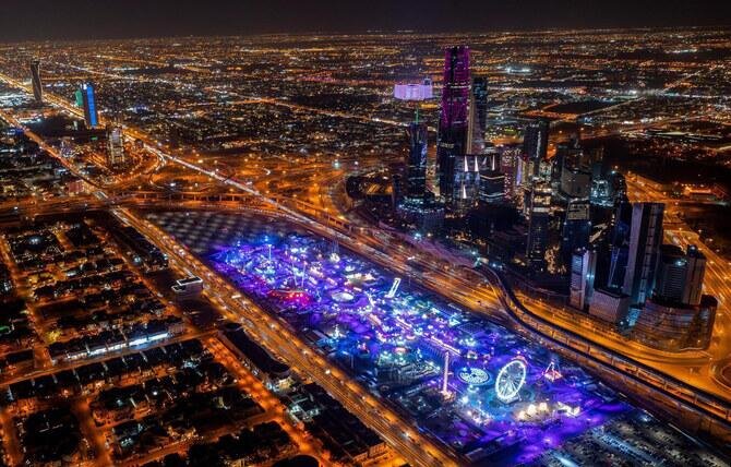 جنگ، پول و رؤیای محمد بن‌سلمان؛ پشت پرده عقب‌نشینی فرهنگی عربستان چیست؟/ سعودی‌ها ترمز چشم‌انداز ۲۰۳۰ را کشیدند
