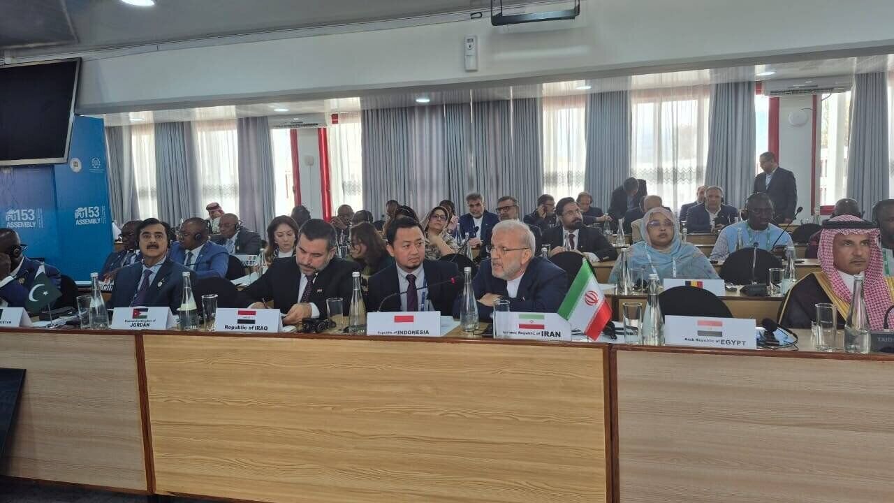 هشدار منوچهر متکی درباره تکرار حمله نظامی آمریکا به ایران و درخواست از کشورهای مسلمان درباره تحریم های هواپیمایی/ جهان اسلام شاهد رنج غیرنظامیان است