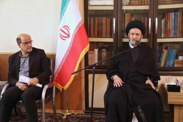 امام جمعه اردبیل: تسهیلات و امکانات به آسانی در اختیار سرمایه‌گذاران صنعت گردشگری قرار بگیرد