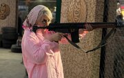 قابی جالب از یک زن در آموزش‌های نظامی جانفدا در تهران + عکس