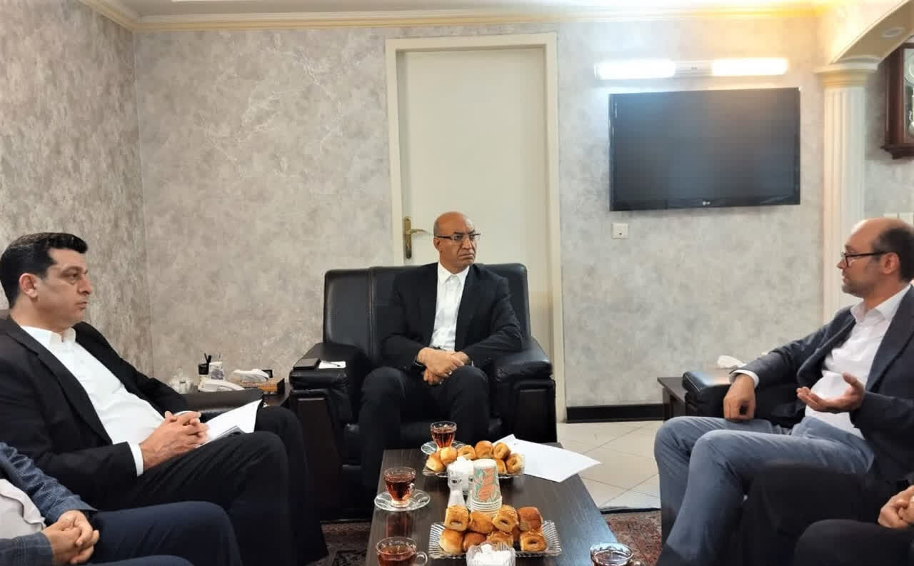 دیدار استاندار کرمانشاه با مدیران هلدینگ صبا برای توسعه نیروگاه زاگرس