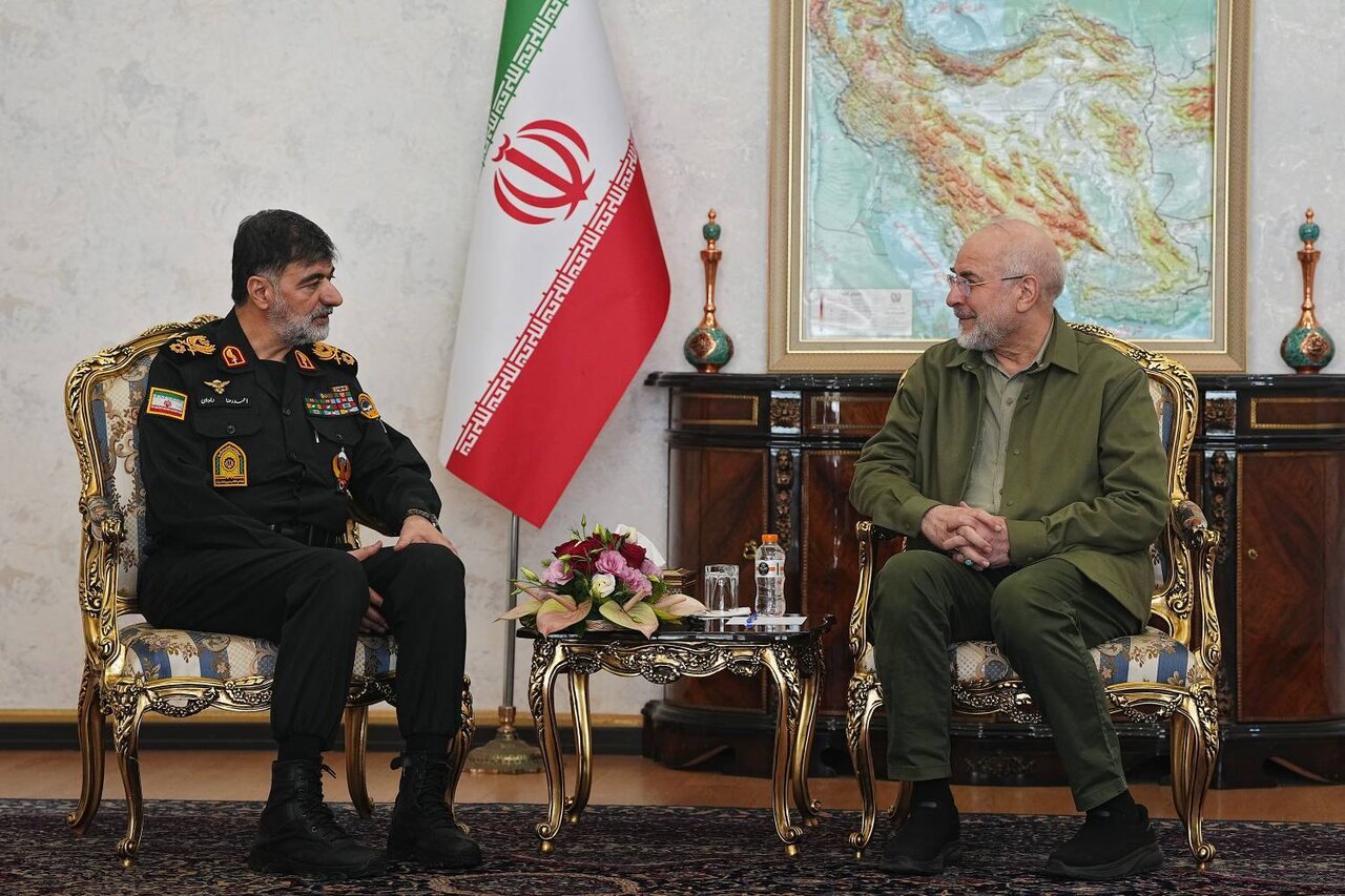 گفتگوی بی سیمی قالیباف با پرسنل فراجا