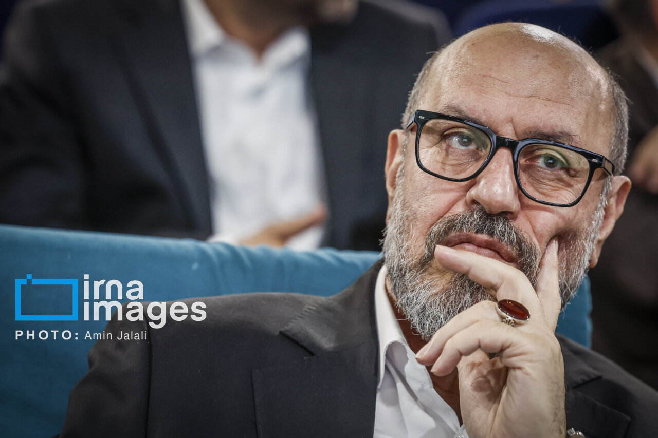 پزشکیان در اختتامیه «راهیشو»/ از گپوگفت وزیر دفاع روحانی با رئیسجمهور تا حضور رییس دفتر پزشکیان + تصاویر