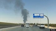 برخاستن دود از فرودگاه ریاض عربستان پس از حمله یمن به این منطقه + فیلم