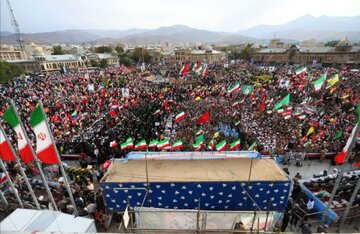 ده‌ها میلیون «جان‌فدا» پای کار ایران و انقلاب ایستاده‌اند