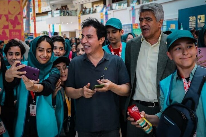 داریوش فرضیایی: راز ارتباط با کودک، همقد و همزبان شدن با اوست / برای پیدا کردن دوباره خودم به زمان نیاز دارم
