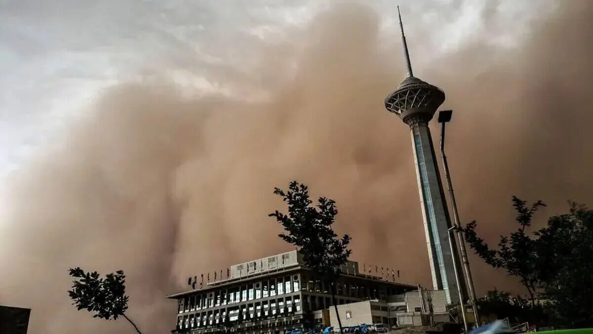 هشدار پلیس راهور به رانندگان تهرانی/ باران و طوفان، خطر تصادف در پایتخت را افزایش می‌دهد