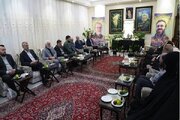 ماجرای حلالیت طلبیدن جمعی از معاونین و وزرای دولت رئیسی از علی لاریجانی/ در دیدار جمعی از نمایندگان ادوار مجلس با خانواده شهید لاریجانی چه گذشت؟