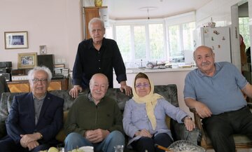 برگزاری یک جلسه به ریاست افتخاری فرهاد فخرالدینی در خانه او