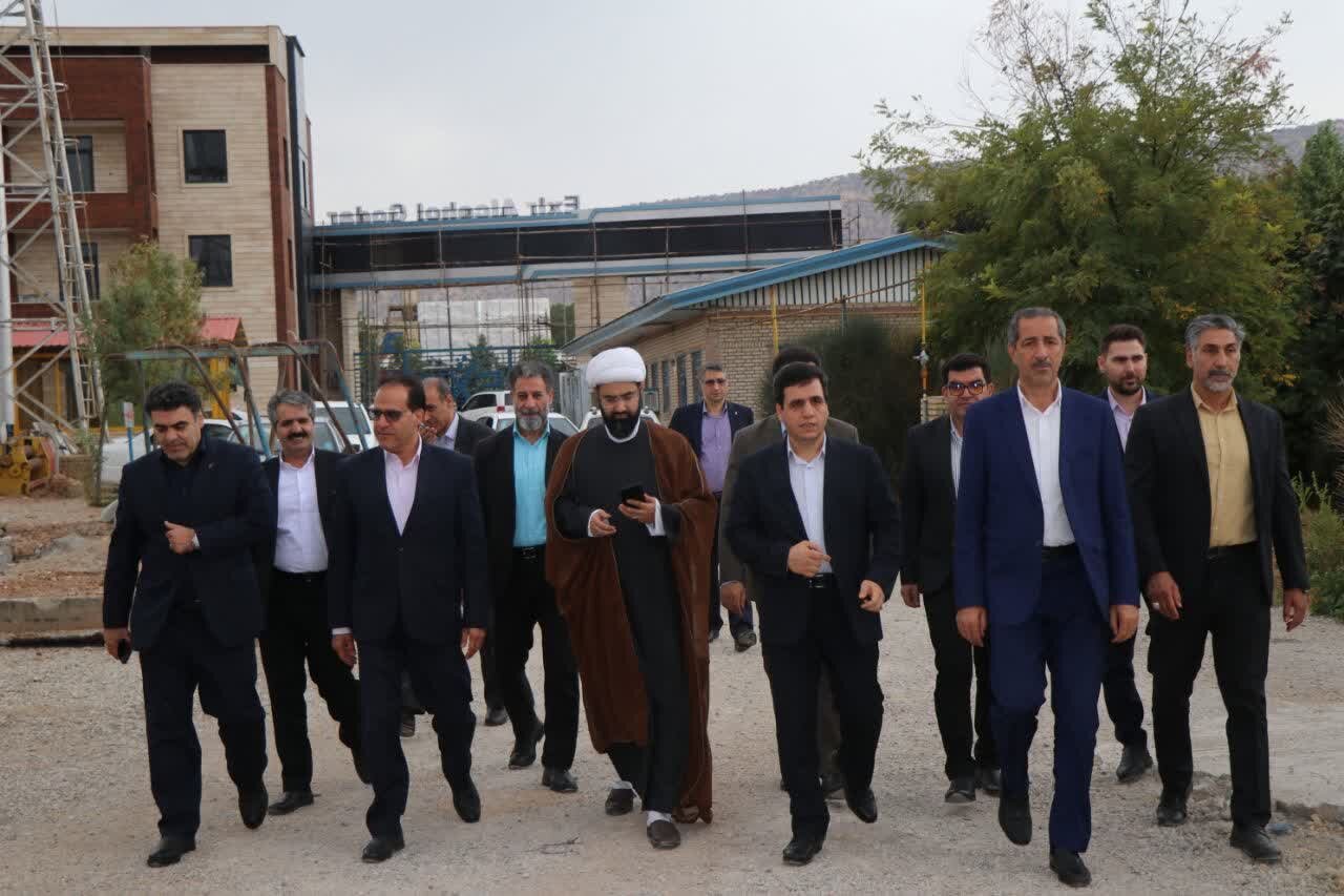 تأکید نماینده خرمآباد بر حمایت از تولید و صیانت از نیروی کار در لرستان