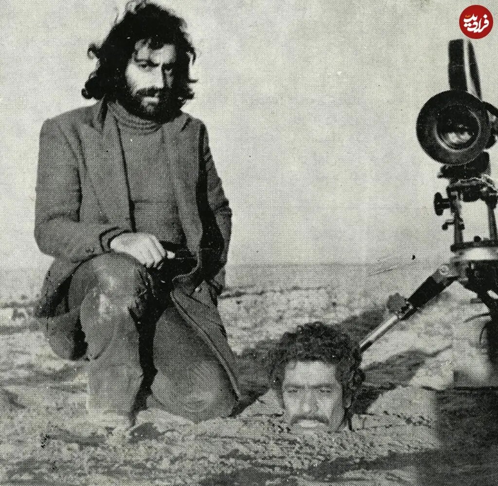 مسعود کیمیایی و بهروز وثوقی در پشتصحنه «خاک»؛ ۵۳ سال قبل / عکس