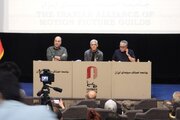 «فراموشی» را نه فقط یک عارضه که استعاره‌ای از رنج انسان امروز، تنهایی و گسست پیوندهای عاطفی ببینیم/ در جلسه نمایش فیلم «پدر» در خانه سینما مطرح شد