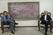 وقتی کلمات از خواندن عبور می‌کنند؛ روایت علی ولدبیگی از جهان هنری احسان یگانه