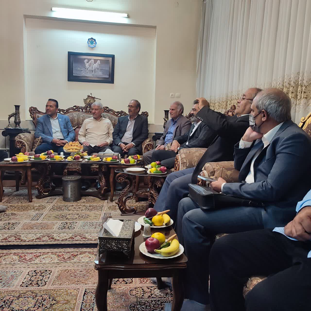 دیدار مدیرکل فرهنگ و ارشاد اسلامی و اصحاب  فرهنگ ورسانه  استان چهارمحال وبختیاری با سید احمد افضلی بروجنی پیشکسوت رسانه کشور