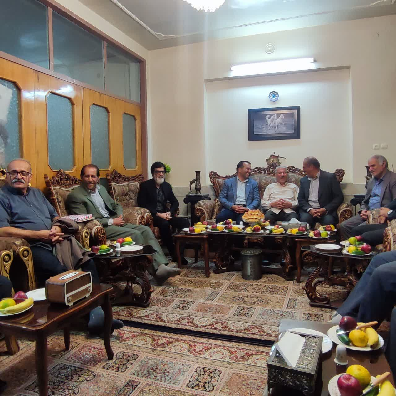 دیدار مدیرکل فرهنگ و ارشاد اسلامی و اصحاب فرهنگ ورسانه استان چهارمحال وبختیاری با سید احمد افضلی بروجنی پیشکسوت رسانه کشور