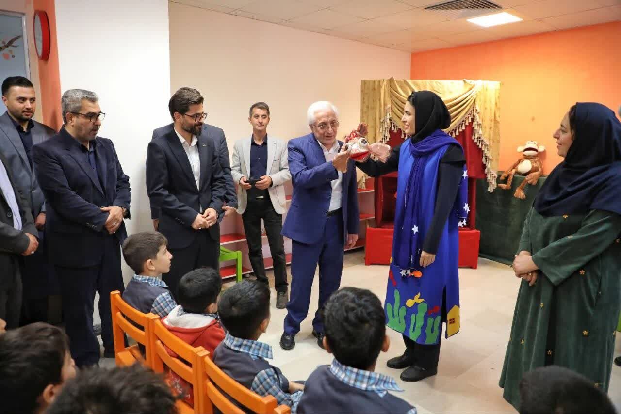 آینده ایران به دست کودکان امروز ساخته میشود