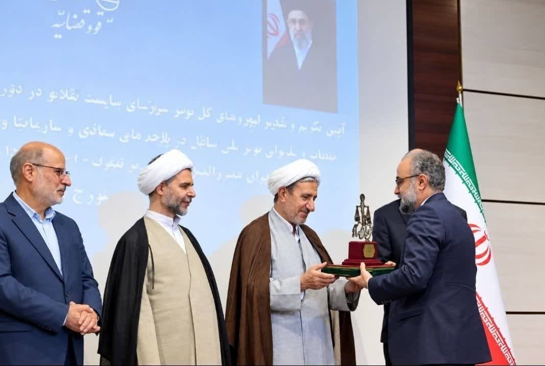 دادستان اردبیل نشان شایستگی و لیاقت قوه قضائیه را دریافت کرد