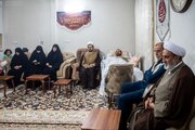 دیدار اعضای دفتر حفظ و نشر آثار رهبر شهید انقلاب با جانباز جنگ سوم تحمیلی