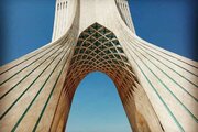 هشت‌ هزار تکه سنگ برج آزادی؛ تکنولوژی چطور به داد معمار جوان رسید؟
