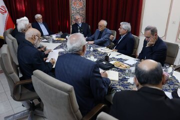 عارف: امسال واردات بنزین نخواهیم داشت؛ صرفهجویی حاصل از آن صرف یارانه و کالابرگ میشود