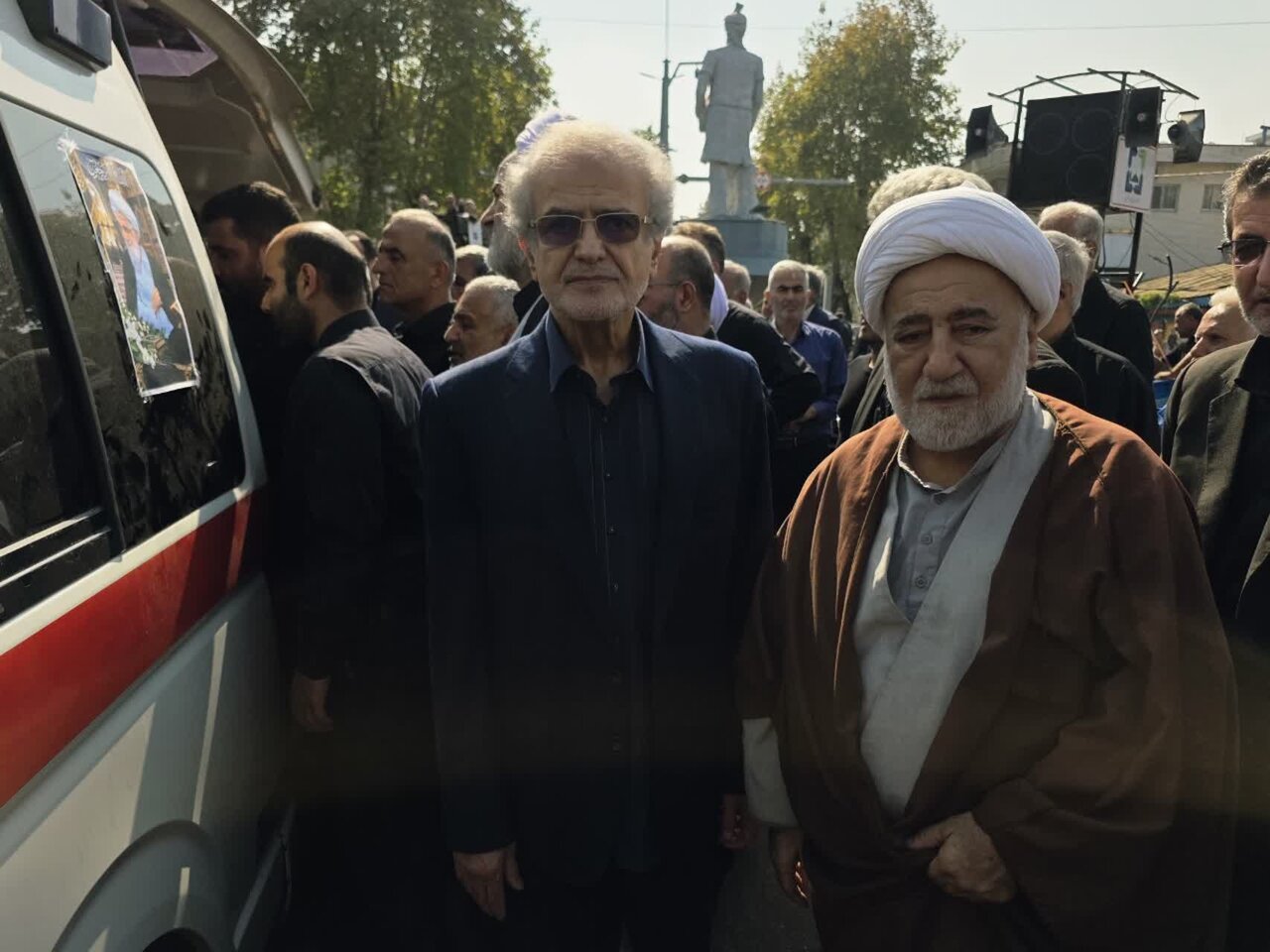 وداع گیلان با آیتالله قربانی؛ پیکر نماینده فقید ولیفقیه در جوار حرم آقا سید جلالالدین اشرف آرام گرفت وداع گیلان با آیتالله قربانی؛ پیکر نماینده فقید ولیفقیه در جوار حرم آقا سید جلالالدین اشرف آرام گرفت