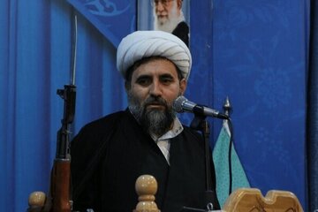 امامجمعه موقت اصفهان: آمریکا توان ورود زمینی به ایران را ندارد/ روایتسازی رسانهای نمیتواند واقعیتهای میدان درباره تنگه هرمز را تغییر دهد