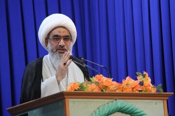 امام جمعه بوشهر خواستار ایجاد بازارهای محلهای برای کاهش فشار گرانی شد
