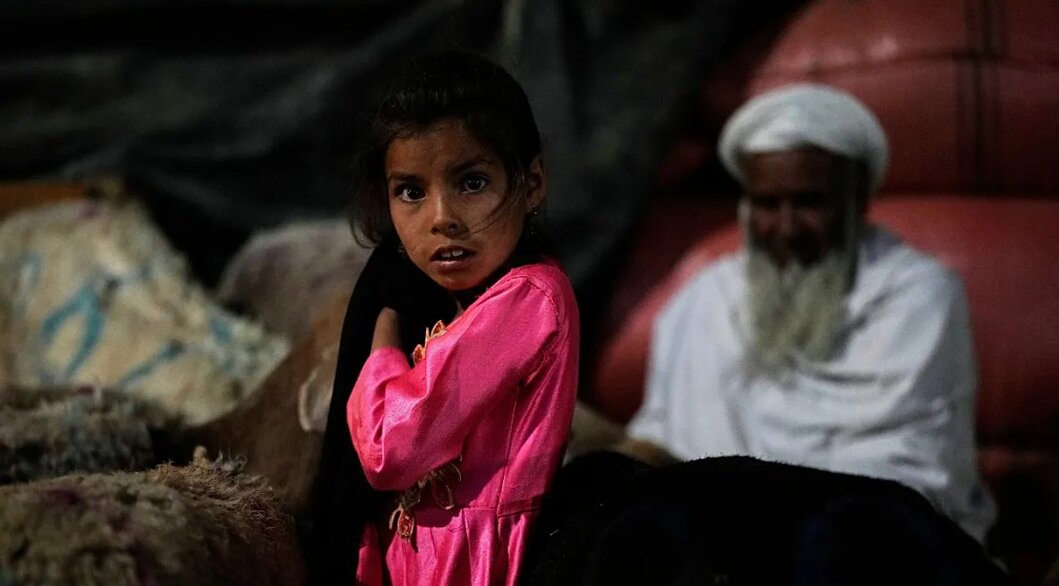 ازدواج دختران خردسال برای تسویه بدهی خانواده‌ها؛ دختر ۱۱ساله‌ در افغانستان با مردی ۴۰ ساله نامزد شد