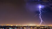 منظرۀ خاص از تشکیل ابرهای رعدوبرقی در آسمان بشاگرد هرمزگان + فیلم