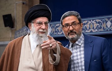 شهید محمّدرضا ثقفیفر دستیار رهبر شهید روز نهم اسفند شیفت نبود/ همسر ثقفیفر: کیف مدارک، ساعت و انگشترش را با خود نبرد