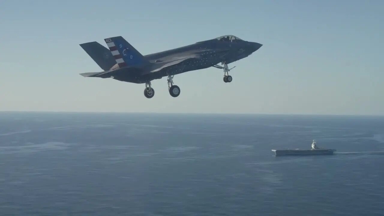 جنگنده F-35C برای نخستین بار روی ناو هواپیمابر جان اف. کندی آمریکا فرود آمد + فیلم