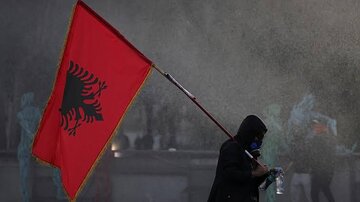 از «انقلاب فلامینگو» تا خیابانهای سنگربندیشده؛ خشم آلبانیاییها از فساد و هتلسازی کوشنر