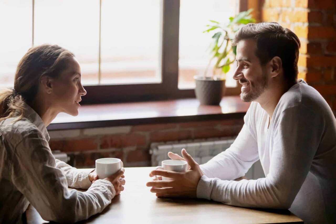 5سال است شوهر دارم؛ هروقت می خواهم با او صحبت کنم مسخره ام می کند