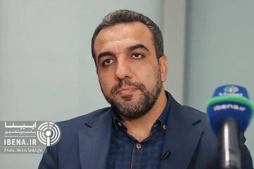 منتقدان میگویند ارز کشور هدر میرود؛ پاسخ فرزانی: بدون مداخله بانک مرکزی، دلار گرانتر میشد