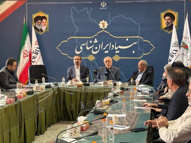صالحی: نخ تسبیح تمام جنگهای تاریخ فقدان آگاهی است / لفاظیهای تحریکآمیز و اسیر شعار شدن زمینهساز منازعههاست /تشنج میان دولتها رخ میدهد نه ملتها