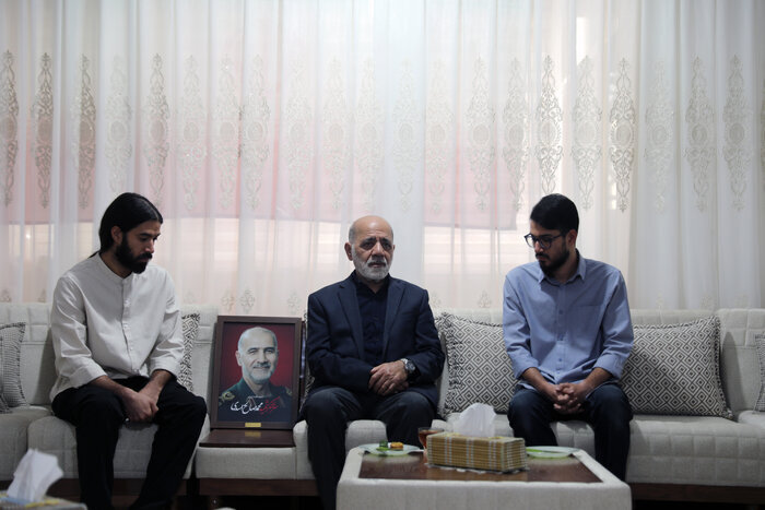رئیس ستادکل نیروهای مسلح در دیدار با خانواده شهید سرلشکر محمد صالح اسدی: ایران مرهون مجاهدتهای خاموش است + عکس