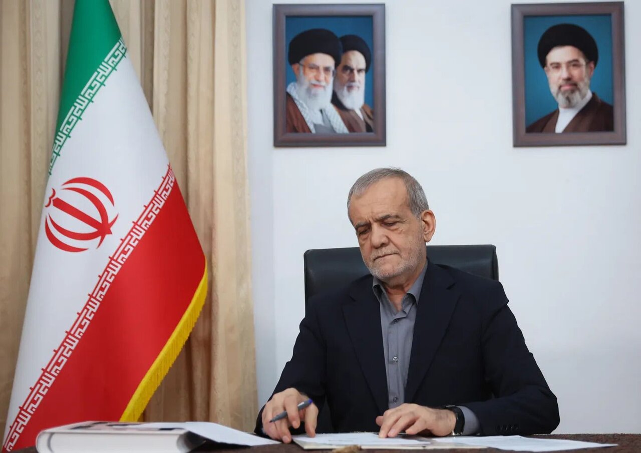 پبام تسلیت رئیس جمهور و وزیر دفاع برای درگذشت پدر شهید امیر سپهبد موسوی