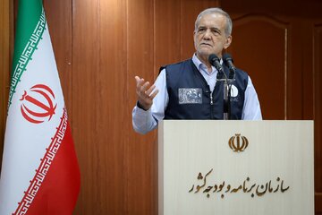 پزشکیان: هرکس ادعای درستکاری دارد، این گوی و این میدان/ مردم عدالت و حق را نمیبینند، بلکه دعواهای ما را مشاهده میکنند