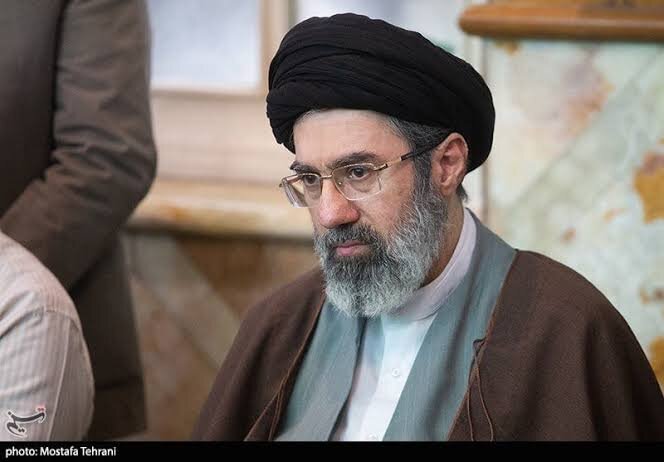 رهبر انقلاب در دیدار با محسنی اژهای: مبارزه قاطع با فساد و استیفای حقوق و خسارات ناشی از جنایات آمریکایی ـ صهیونیستی با جدیت دنبال شود