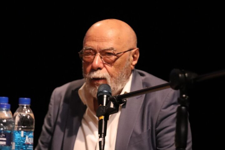 کارگردانان حرفهای تئاتر کمکار شدهاند