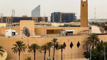سفارت آمریکا در ریاض دستور خروج کارکنان «غیرضروری» و خانوادههایشان را صادر کرد
