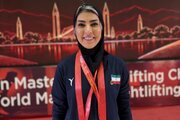 مدال طلای جهانی وزنه برداری در دستان فاطمه صمدی دندان‌پزشک مینابی