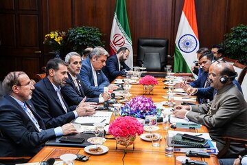 تاکید هیاتهای پارلمانی ایران و هند بر گسترش روابط اقتصادی میان دو کشور