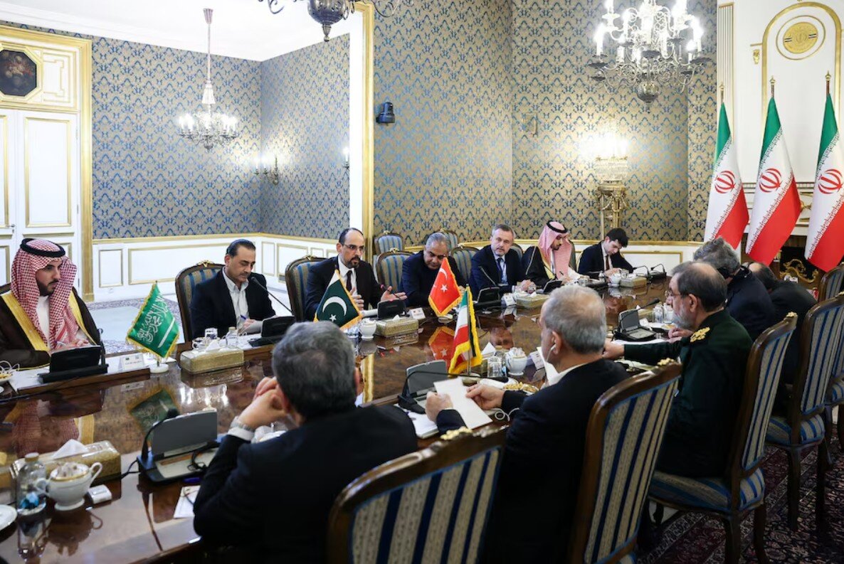 نیویورکتایمز: طرح پنجروزه قطر برای توافق ایران و آمریکا/ تحرکات فشرده دیپلماتیک در ایران برای جلوگیری از جنگ تازه نیویورکتایمز: طرح پنجروزه قطر برای توافق ایران و آمریکا/ تحرکات فشرده دیپلماتیک در ایران برای جلوگیری از جنگ تازه