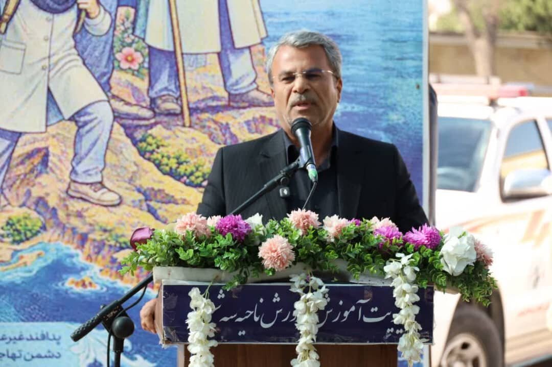 معاون سیاسی استاندار فارس:دانش آموزان سفیران پدافند غیرعامل هستند 