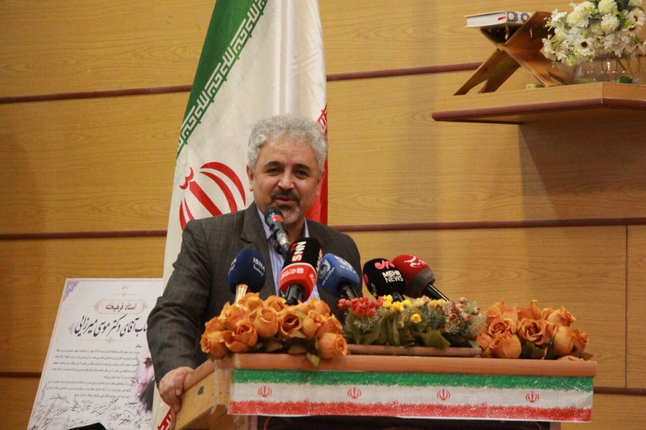 تکریم تلاشگران سلامت در شهرستان ملکشاهی