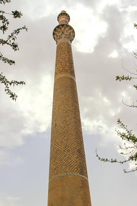 مناره ساربان، رقیب ایرانی برج پیزا؛ مناره‌ای ۹۰۰ ساله با انحراف ۸ درجه