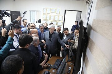 وزیر اقتصاد از گمرک بازرگان بازدید کرد