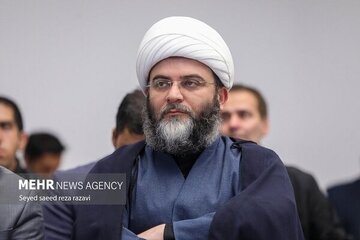 رئیس سازمان تبلیغات اسلامی: هیئت، سیاسیترین و استکبارستیزترین محفل شیعه است/ پشت جبهه و میدان برابر یکدیگر نیستند