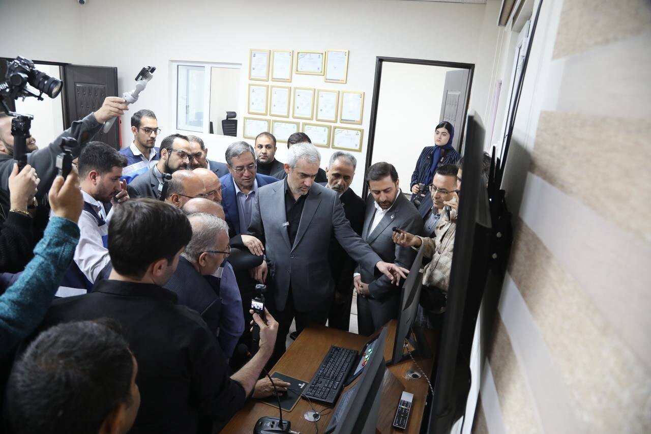 وزیر اقتصاد از گمرک بازرگان بازدید کرد